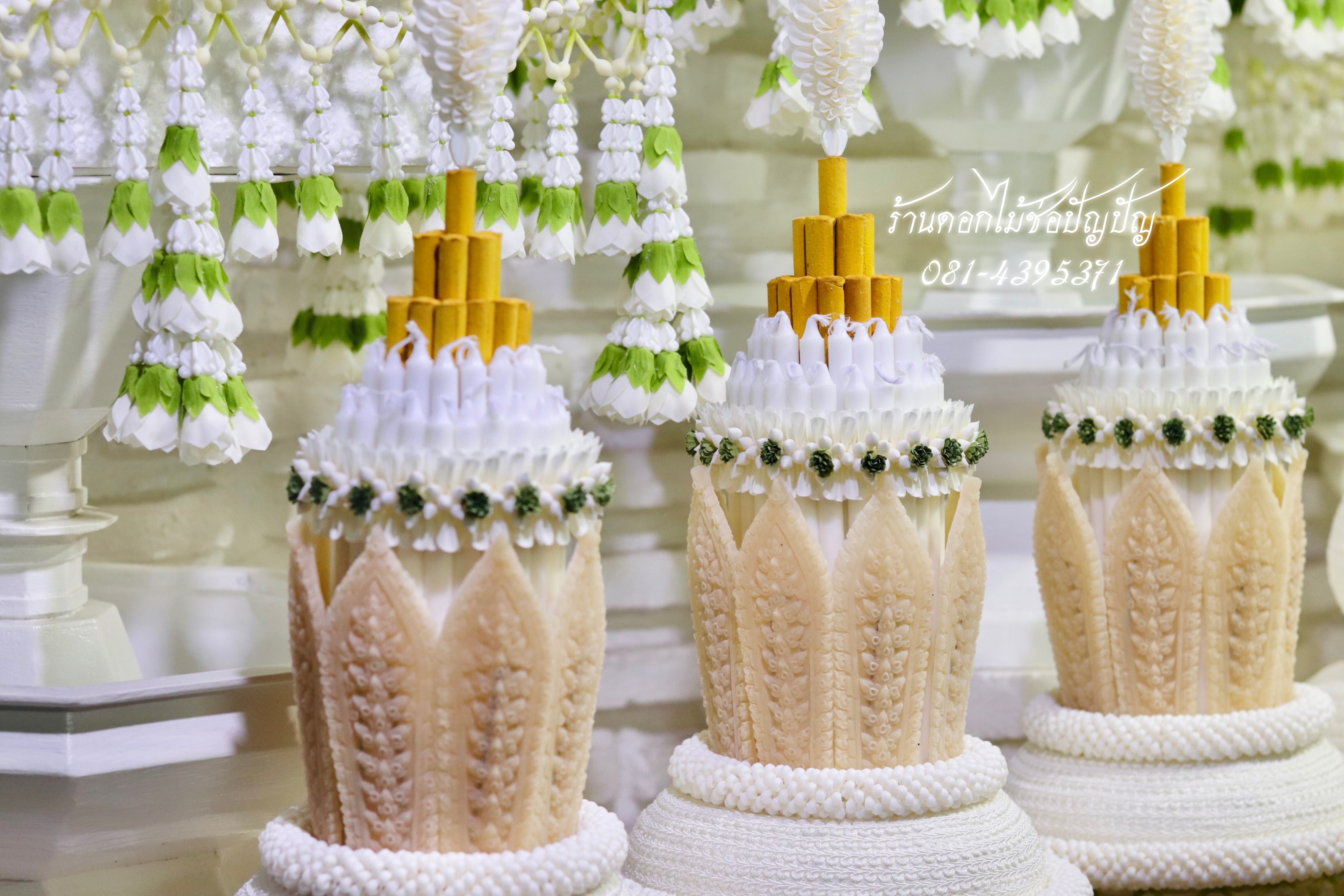 เครื่องบวชดอกไม้ประดิษฐ์ โทนสีขาว เขียว