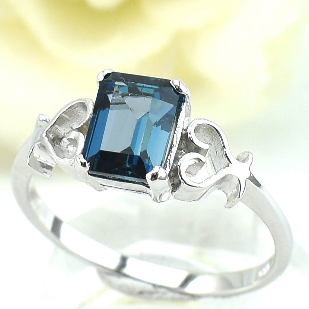 แหวนเงินแท้ราคาถูกชุบทองคำขาว ลอนดอนบลูโทปาซแท้ 1.35 กะรัต งานประณีตสวยงาม สั่งผลิตค่ะ