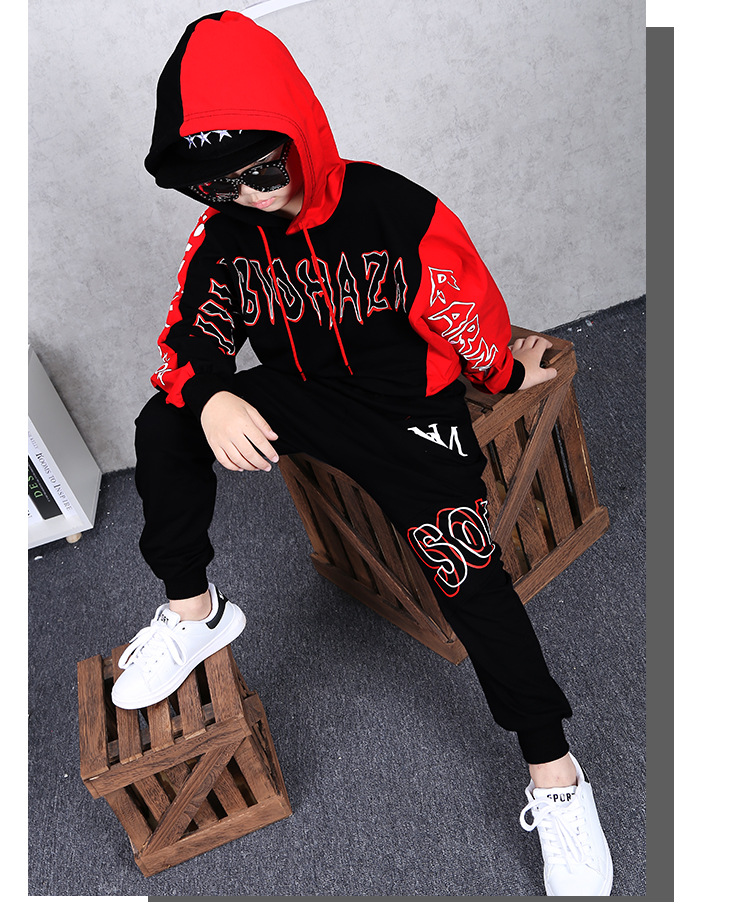 ชุดเต้น ชุดแดนซ์ ชุดฮิปฮอป ชาย แขนยาวสีแดง-ดำ อักษรคาดอก