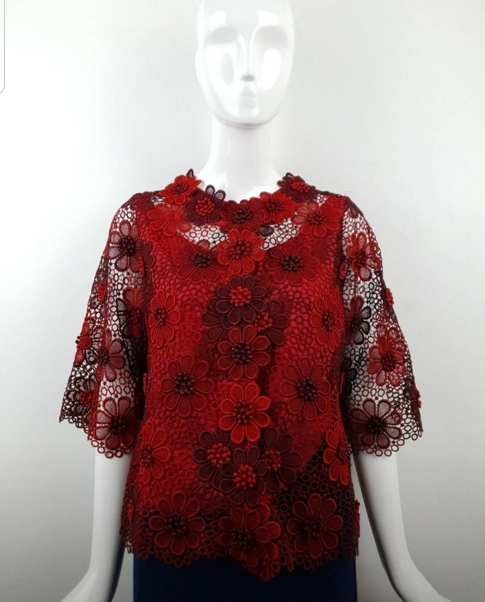 เสื้อลูกไม้พิ้งบูติค สีแดงมีหลายทรงให้เลือก
