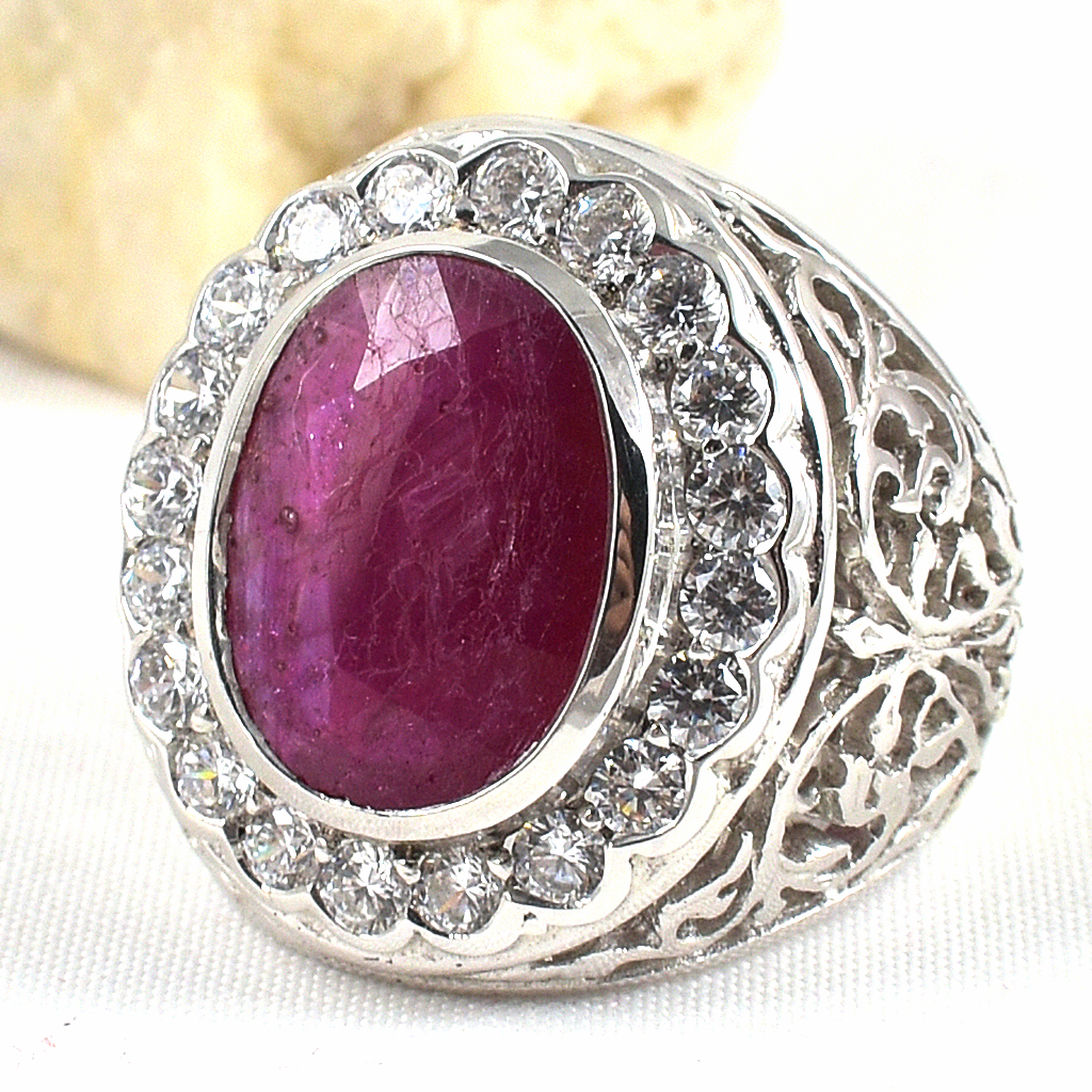 แหวนเงินแท้ราคาถูกชุบทองคำขาว พลอยแท้ทับทิม 12.50 กะรัต เพชรCZ 2.0 กะรัต งานประณีตสวยงาม สั่งผลิตค่ะ