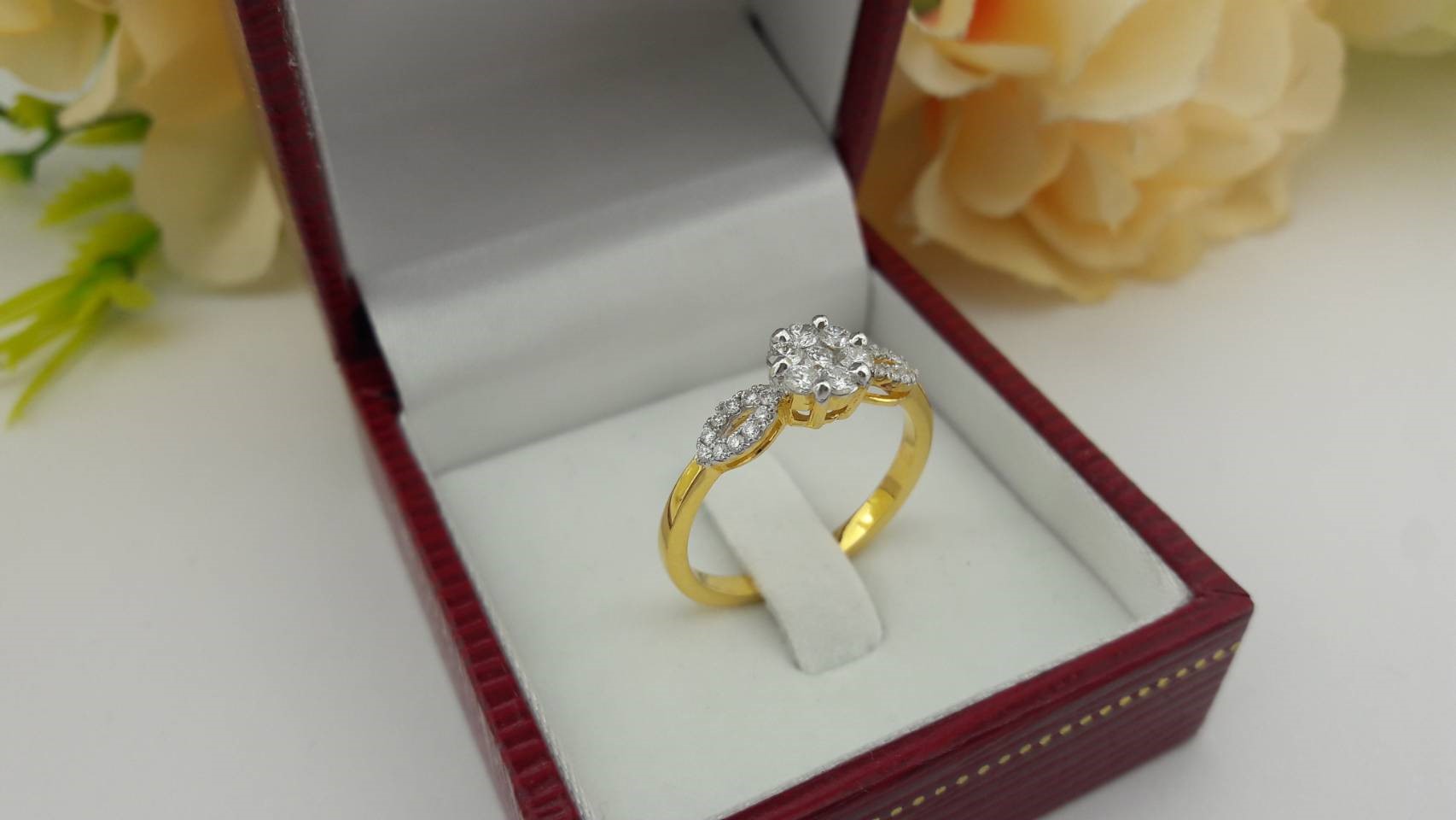 สั่งผลิตเพชรเบลเยี่ยมคัท แหวนแต่งงาน แหวนหมั้น ใส่เที่ยว ออกงาน แหวนทองคำ 18K เพชรแท้ 0.38 กะรัต 3.00 กรัม น้ำ 99 ราคาถูกมาก มีใบรับประกันค่ะ