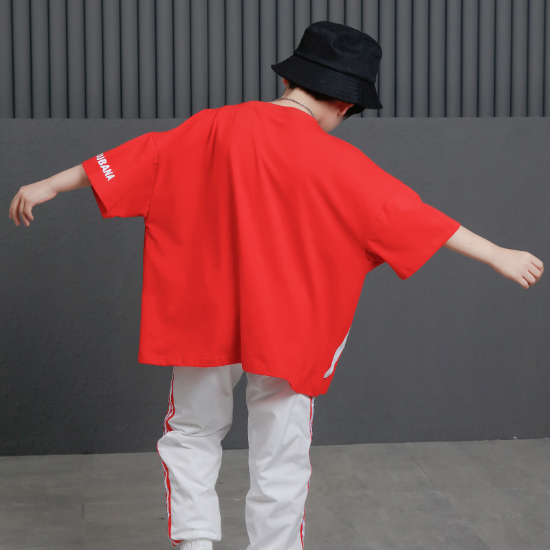 ชุดเต้น ฮิปฮอป สีแดง ลายอักษร XOXO / ชุดผู้หญิง สีขาว-แดง