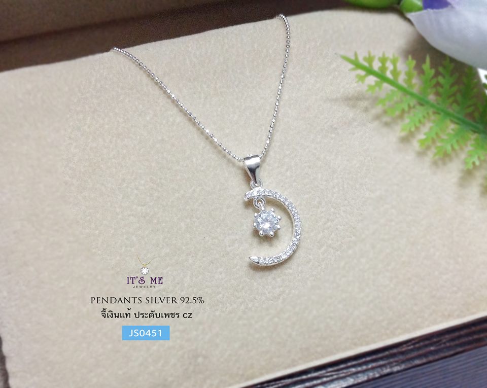 จี้เงินแท้ รูปพระจันทร์ดาว ประดับเพชร cz งานชิ้นน่ารักๆ ค่ะ ไม่ใหญ่ไป จี้ห้อยกับสร้อยเล็กๆ ได้ค่ะ