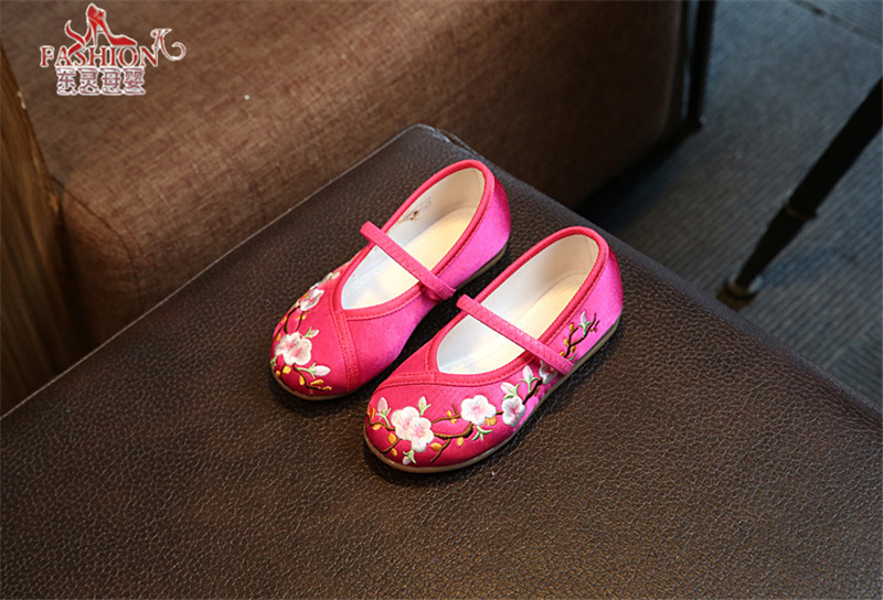 F รองเท้าจีนเด็ก ลายดอกเหมย