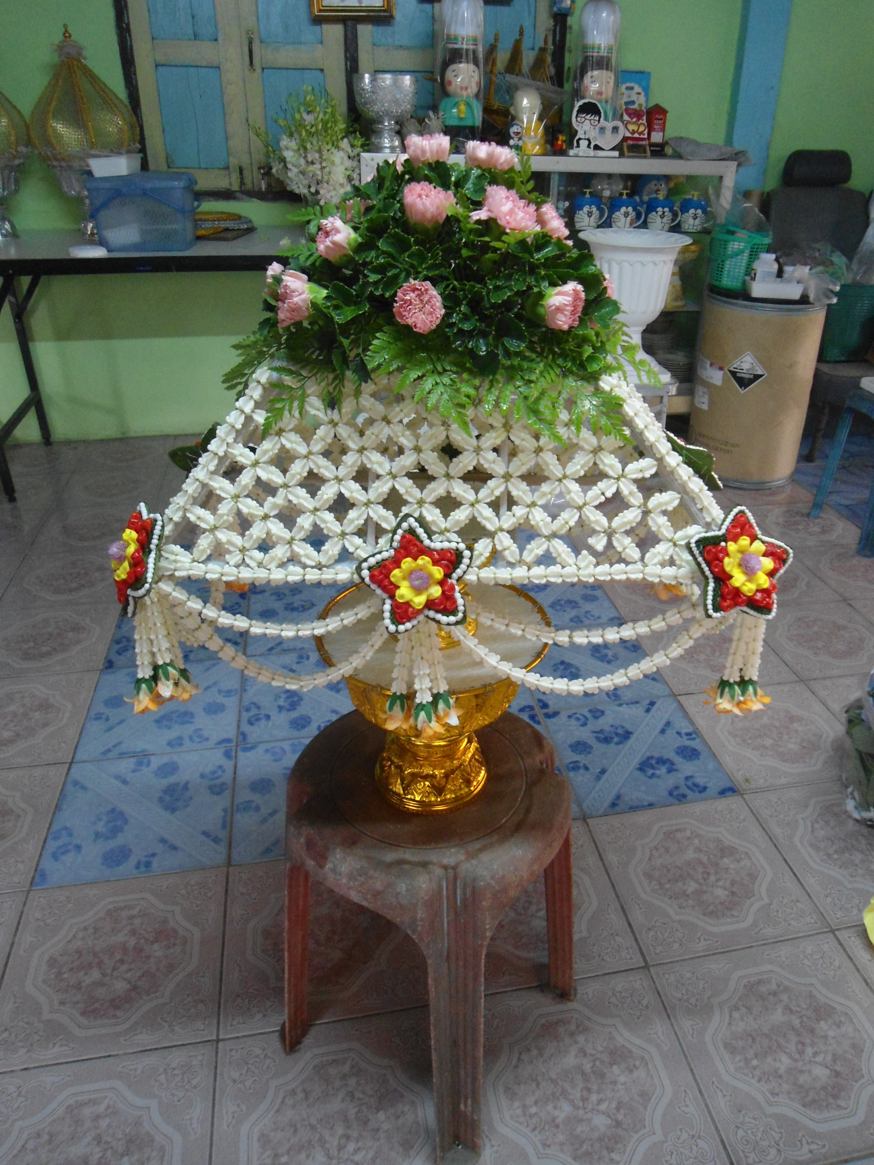 คลุมผ้าไตรดอกไม้สด ราคาเบาๆ (ส่งงาน วัดบ้านดาบ อ.นครหลวง จ.อยุธยา)