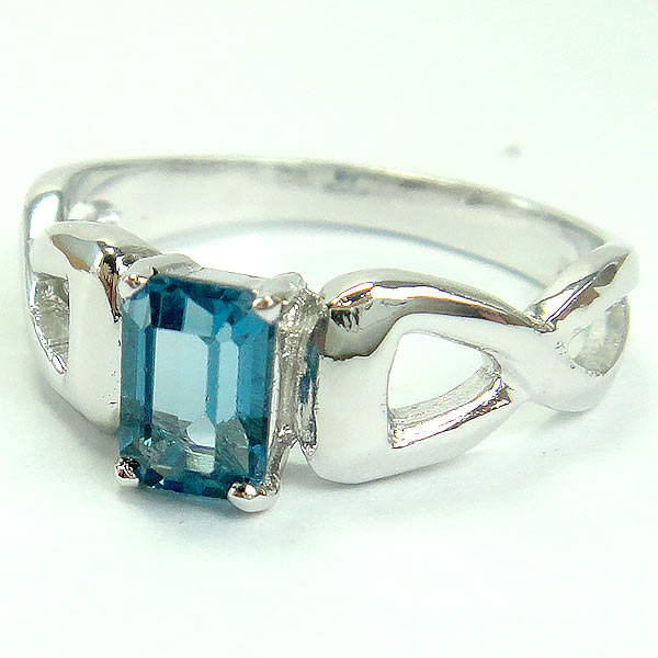 แหวนเงินแท้ราคาถูกชุบทองคำขาว ลอนดอนบลูโทปาซแท้ 0.75 กะรัต งานประณีตสวยงาม สั่งผลิตค่ะ