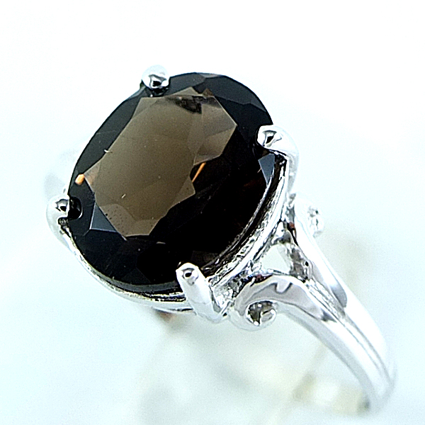 แหวนเงินแท้ราคาถูกชุบทองคำขาว พลอยแท้สโมกกี้ควอทซ์ 2.25 กะรัต งานประณีตสวยงาม สั่งผลิตค่ะ