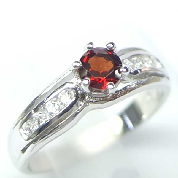 แหวนเงินแท้ราคาถูกชุบทองคำขาว พลอยแท้โกเมน 0.45 กะรัต งานประณีตสวยงาม สั่งผลิตค่ะ