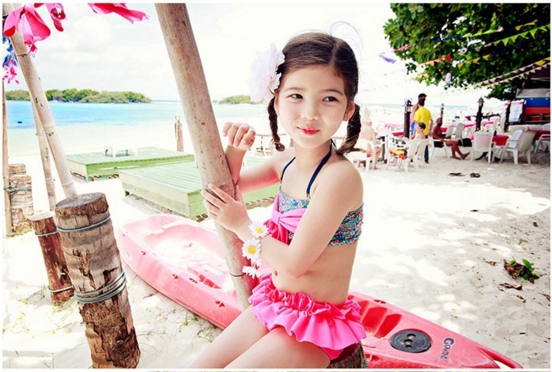 สินค้าพร้อมส่ง ชุดว่ายน้ำ เด็กหญิง เซ็ต 3 ชิ้น สไตล์ลายดอก