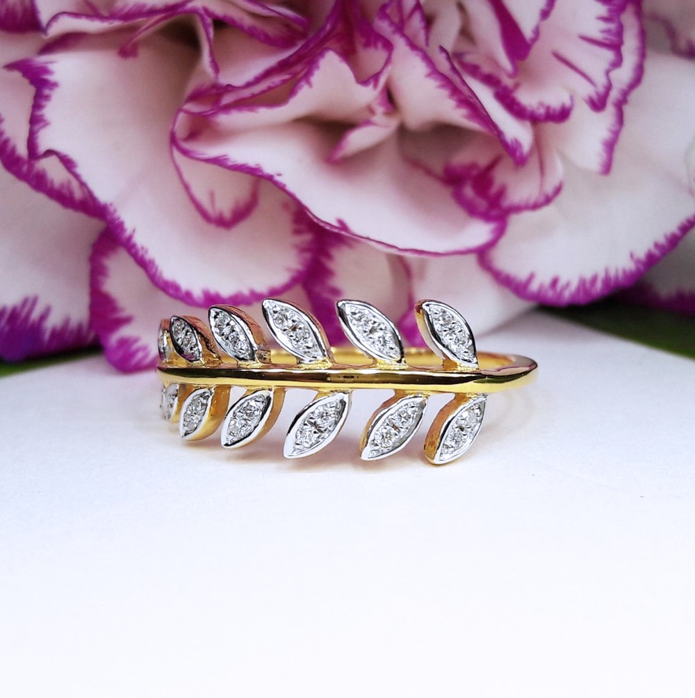 สั่งผลิตเพชรเบลเยี่ยมคัท แหวนแต่งงาน แหวนหมั้น ใส่เที่ยว ออกงาน แหวนทองคำ 18K เพชรแท้ 0.18 กะรัต 2.45 กรัม น้ำ 99 ราคาถูกมาก มีใบรับประกันค่ะ