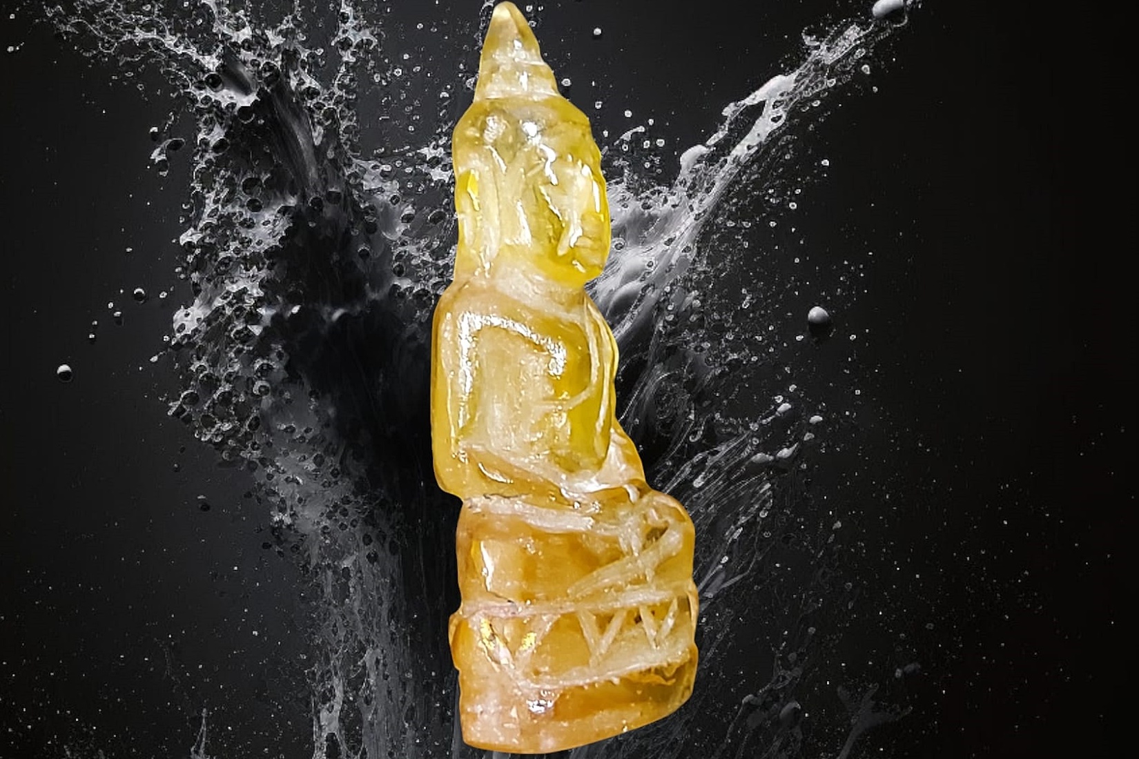 พระแก้ว กรุฮอด หินจุยเจีย (สีเหลือง) ขนาดกว้าง 2 สูง 4.1 cm น้ำหนัก 18.1 กรัม