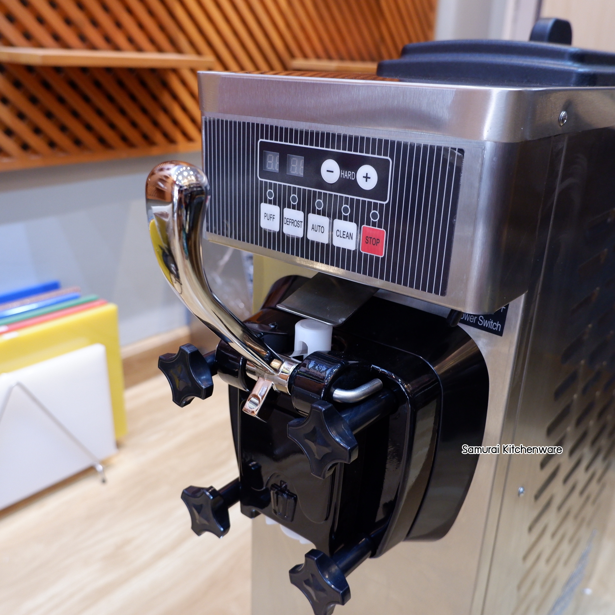 เครื่องทําไอศครีม Soft Serve 1 หัว