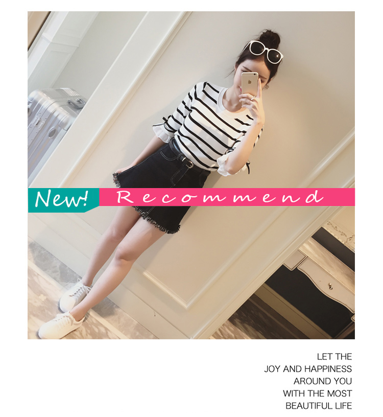  เสื้อยืดแฟชั่นลายริ้วขาวดำ คอกลม แขนสามส่วน ดีเทลแต่งโบว์ที่ปลายแขน ใส่เที่ยว หรือลำลอง สวยหวานน่ารักสไตล์เกาหลี