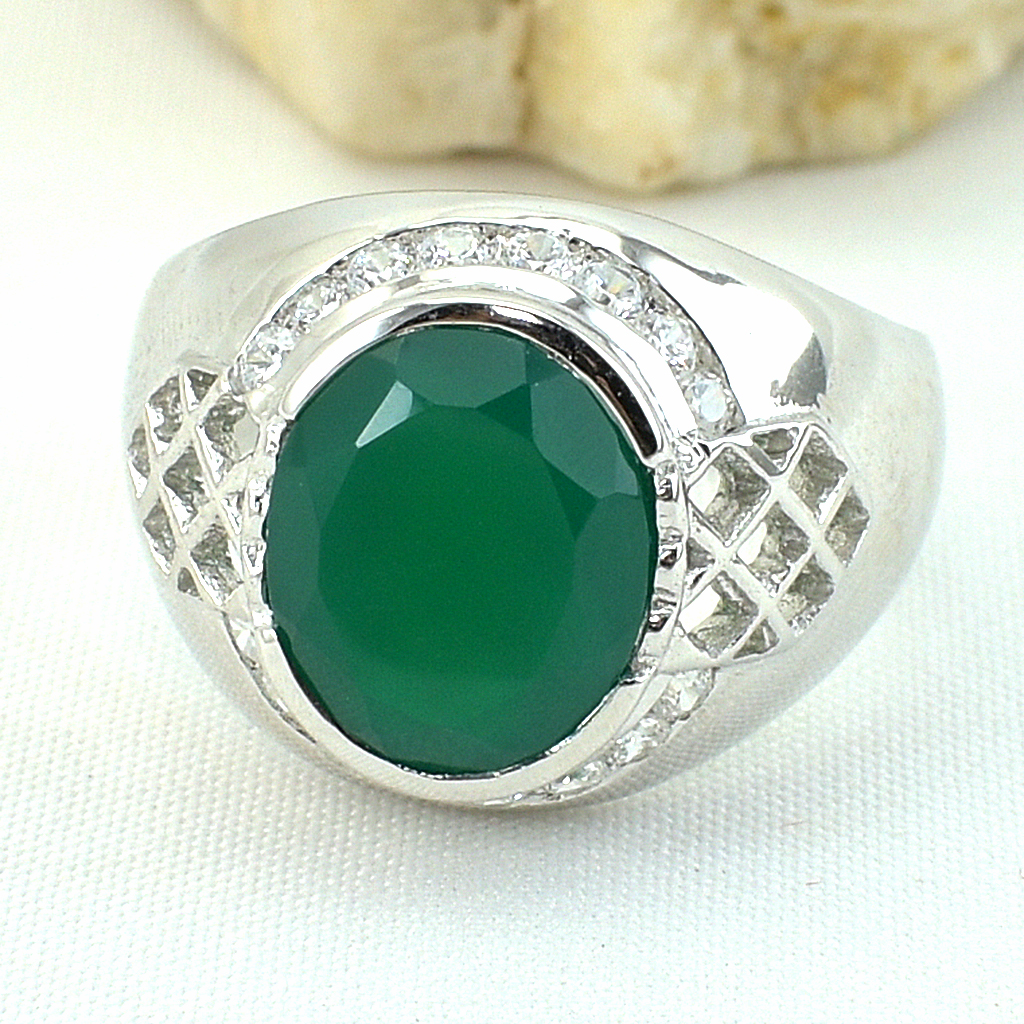 แหวนเงินแท้ราคาถูกชุบทองคำขาว พลอยแท้กรีนอะเกท 6.0 กะรัต เพชรCZ 0.48 กะรัต งานประณีตสวยงาม สั่งผลิตค่ะ