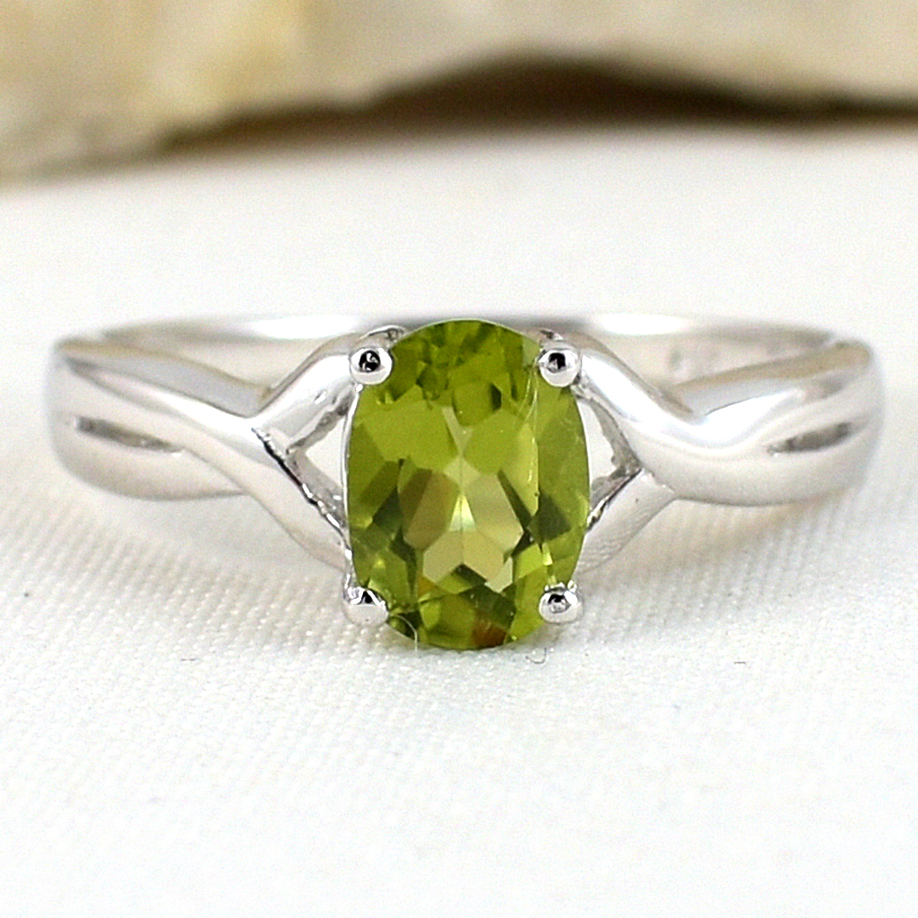 แหวนเงินแท้ราคาถูกชุบทองคำขาว เพอริดอทแท้ 0.95 กะรัต งานประณีตสวยงาม สั่งผลิตค่ะ