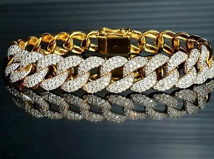 พร้อมส่งและสั่งผลิตสร้อยข้อมือทองเพชรแท้ สุดฮิตขายดีค่ะ แข็งแรงใส่ทุกวันสบายๆ แต่งงาน หมั้น ใส่เที่ยว ออกงาน ทองคำ 9K เพชรแท้ 1.80 กะรัต 432 เม็ด ราคาถูกมาก ส่งฟรี