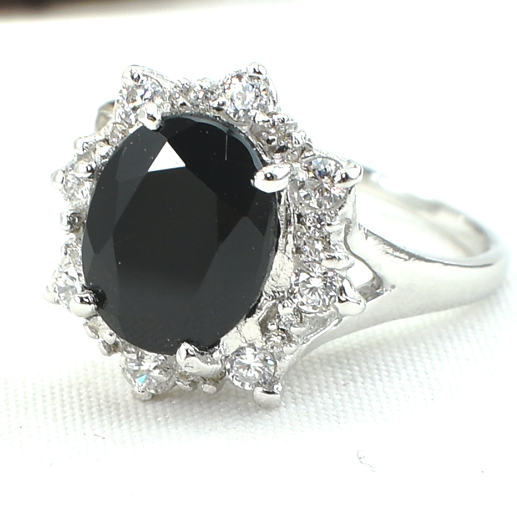 แหวนเงินแท้ราคาถูกชุบทองคำขาว นิลแท้ 2.50 กะรัต เพชรCZ 0.352 กะรัต งานประณีตสวยงาม สั่งผลิตค่ะ