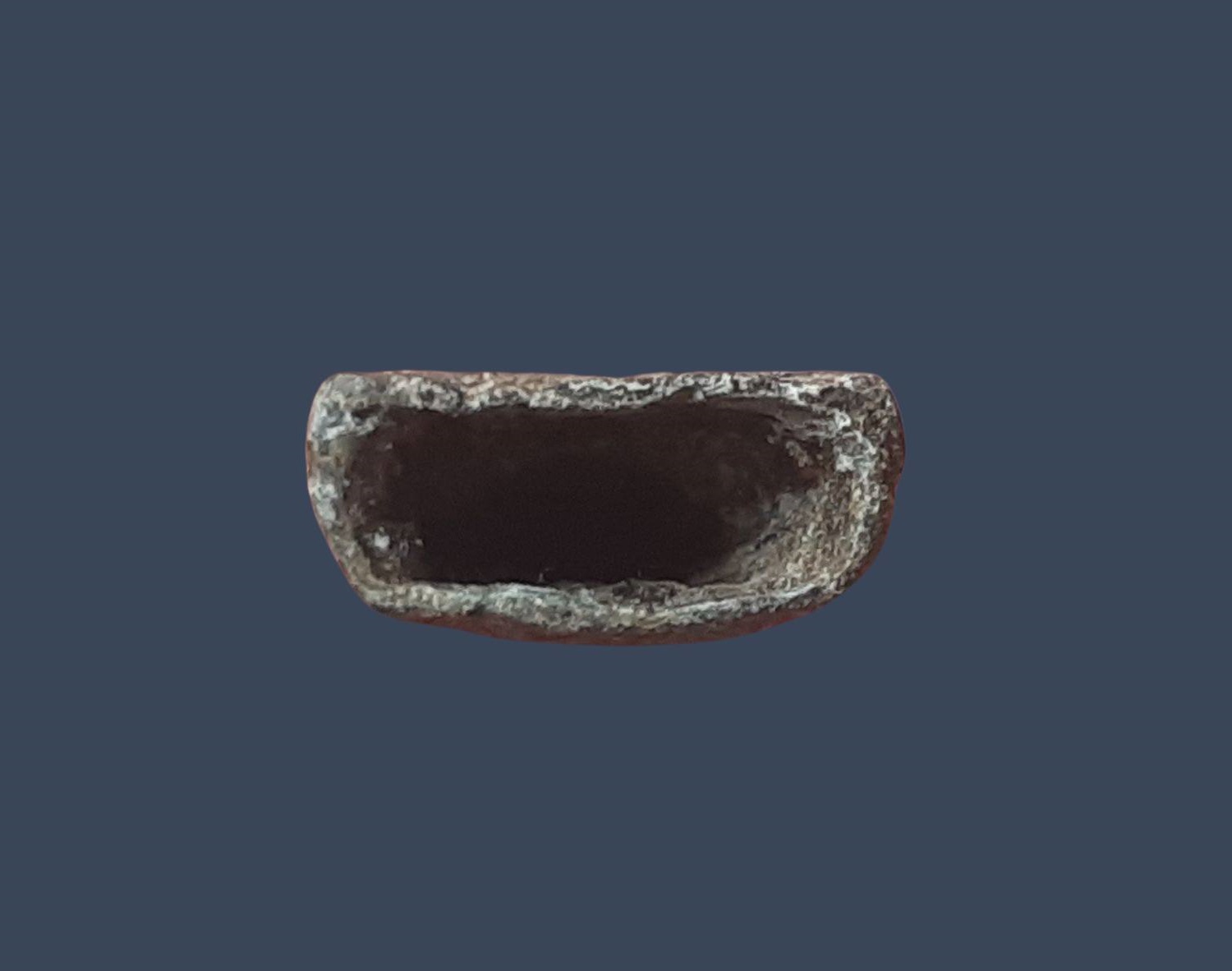 พระกรุ วัดราชบูรณะ จ.อยูยา เนื้อชิน ก้นกลวง ฐานกว้าง 0.5" สูง 2 เซ็นติเมตร