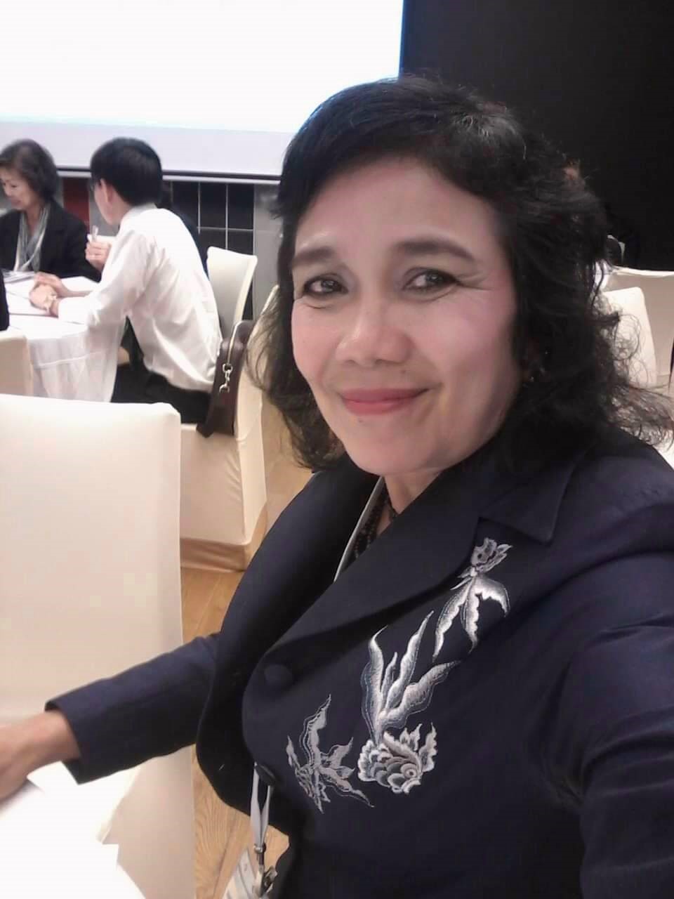 SIVAREE บริการออกแบบ ตัดเย็บเสื้อผ้าจากผ้าไหมและผ้าฝ้าย ผ้าใยธรรมชาติ ย้อมสีธรรมชาติ ทุกไซค์