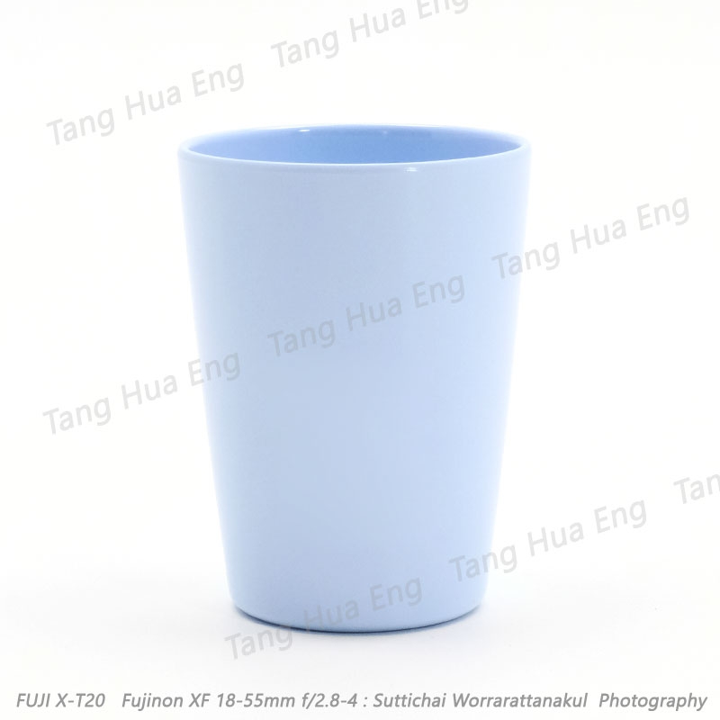 ถ้วยน้ำไม่มีหู 3 นิ้ว 993-3 ตรายูนิก้า สีครีมขาว/ฟ้า