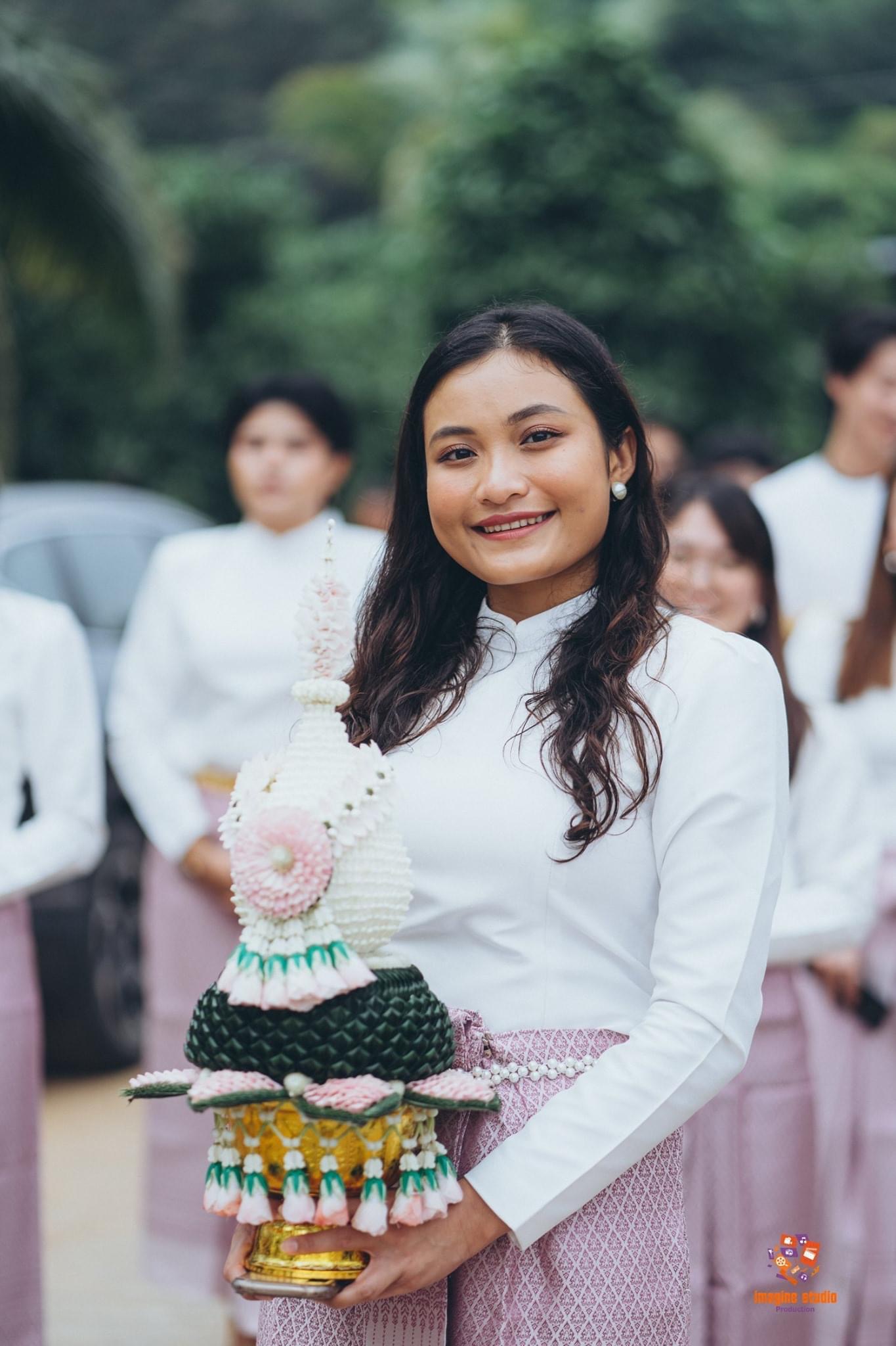 เครื่องบวชดอกไม้สด ชุดD11 (กรณีบวช2องค์)