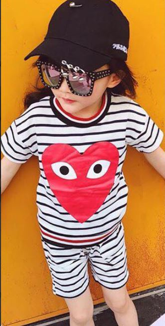 ชุดเซ็ตเสื้อแขนสั้น Play สีขาว-ดำ