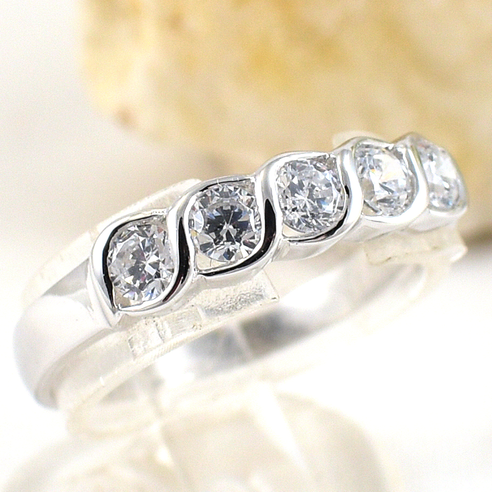 แหวนเงินแท้ราคาถูกชุบทองคำขาว เพชรCZแท้ 0.50 กะรัต งานประณีตสวยงาม สั่งผลิตค่ะ