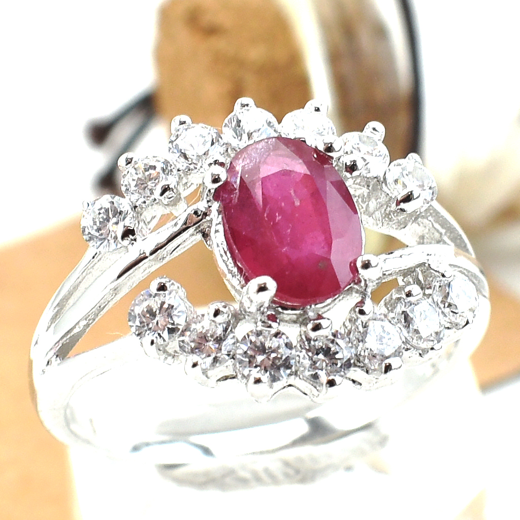 แหวนเงินแท้ราคาถูกชุบทองคำขาว ทับทิมแท้ 0.95 กะรัต เพชรCZ 0.42 กะรัต งานประณีตสวยงาม สั่งผลิตค่ะ