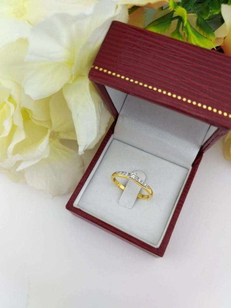 สั่งผลิตเพชรเบลเยี่ยมคัท แหวนแต่งงาน แหวนหมั้น ใส่เที่ยว ออกงาน แหวนทองคำ 18K เพชรแท้ 0.13 กะรัต 2.44 กรัม น้ำ 99 ราคาถูกมาก มีใบรับประกันค่ะ