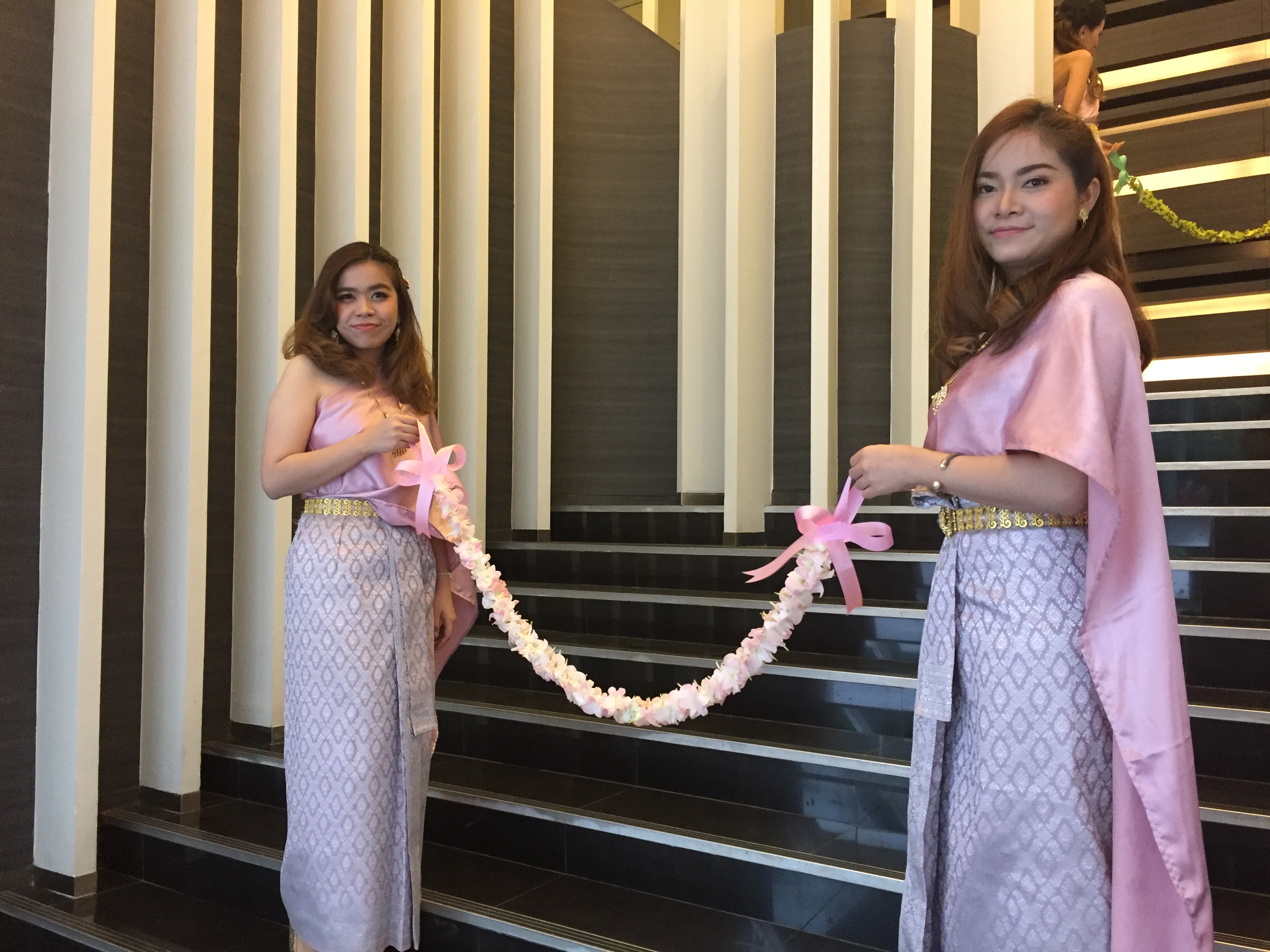 ขันหมากแก้วสไตร์โมเดิร์น งานแต่งคุณกิ๊ฟคุณเสก 4.02.61