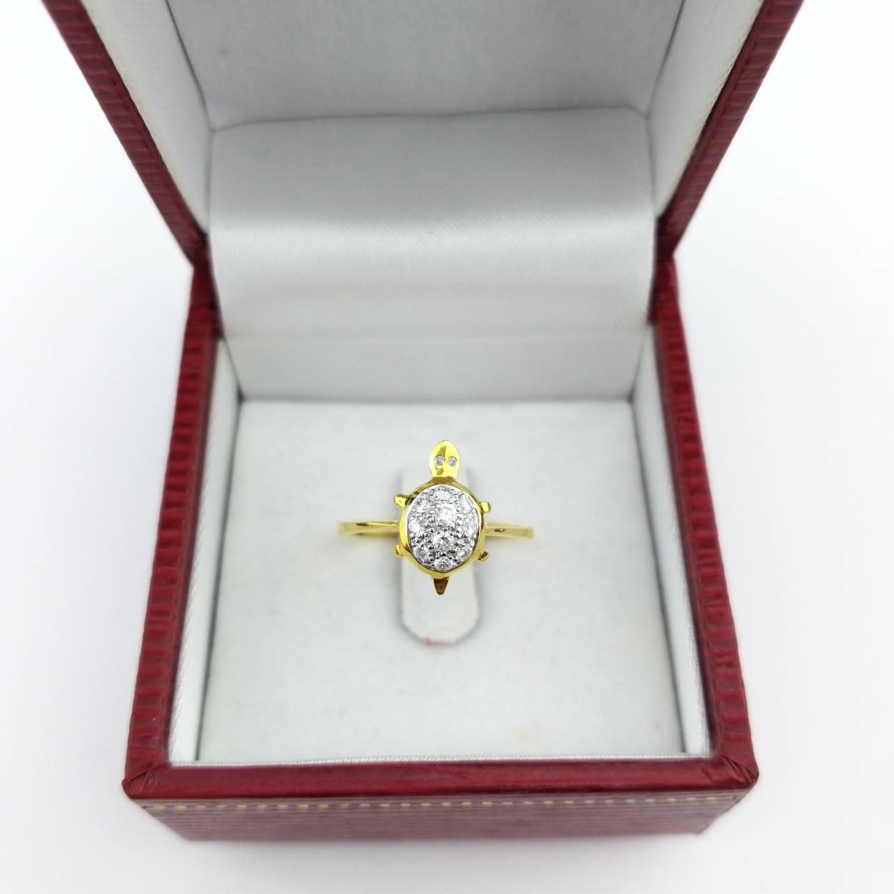 สั่งผลิตเพชรเบลเยี่ยมคัท แหวนแต่งงาน แหวนหมั้น ใส่เที่ยว ออกงาน แหวนทองคำ 18K เพชรแท้ 0.14 กะรัต 0.01 กรัม น้ำ 99 ราคาถูกมาก มีใบรับประกันค่ะ