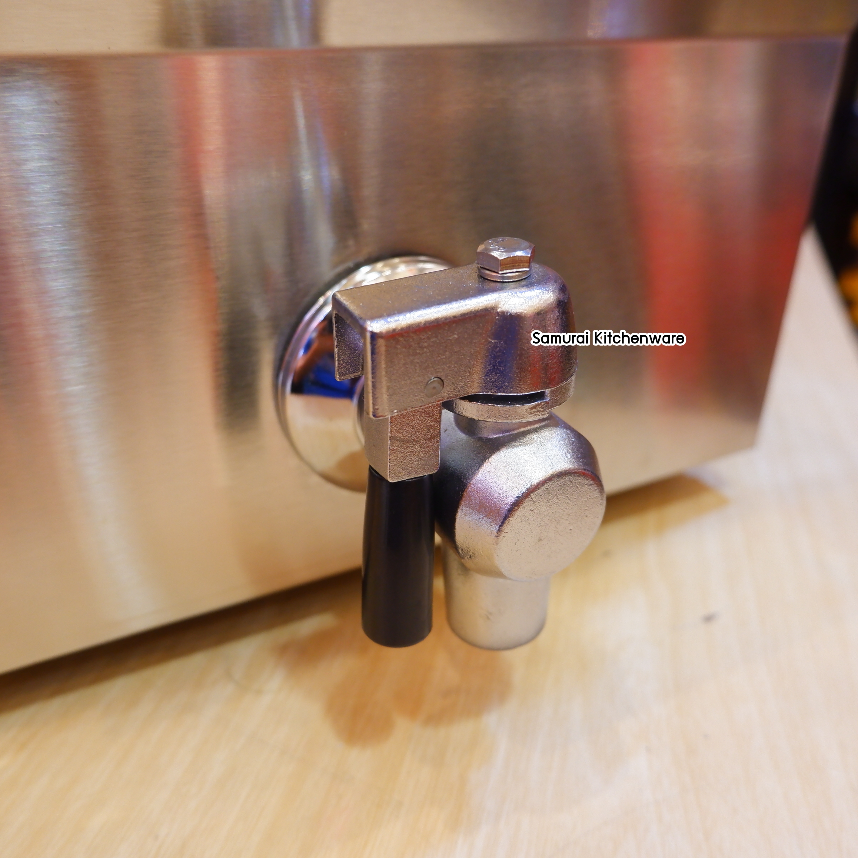 หม้อทอดไฟฟ้า พร้อมวาล์วถ่ายน้ำมัน (19 ลิตร)