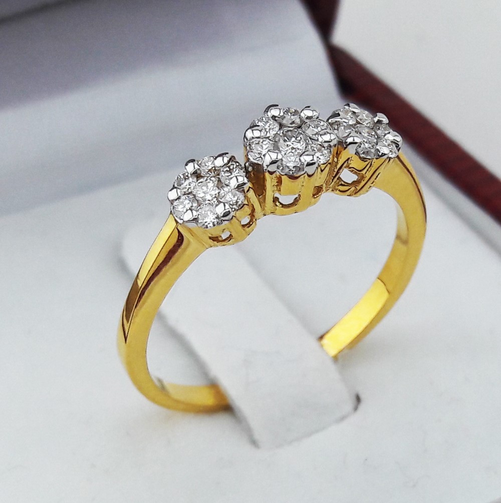 สั่งผลิตเพชรเบลเยี่ยมคัท แหวนแต่งงาน แหวนหมั้น ใส่เที่ยว ออกงาน แหวนทองคำ 18K เพชรแท้ 0.27 กะรัต 2.57 กรัม น้ำ 99 ราคาถูกมาก มีใบรับประกันค่ะ