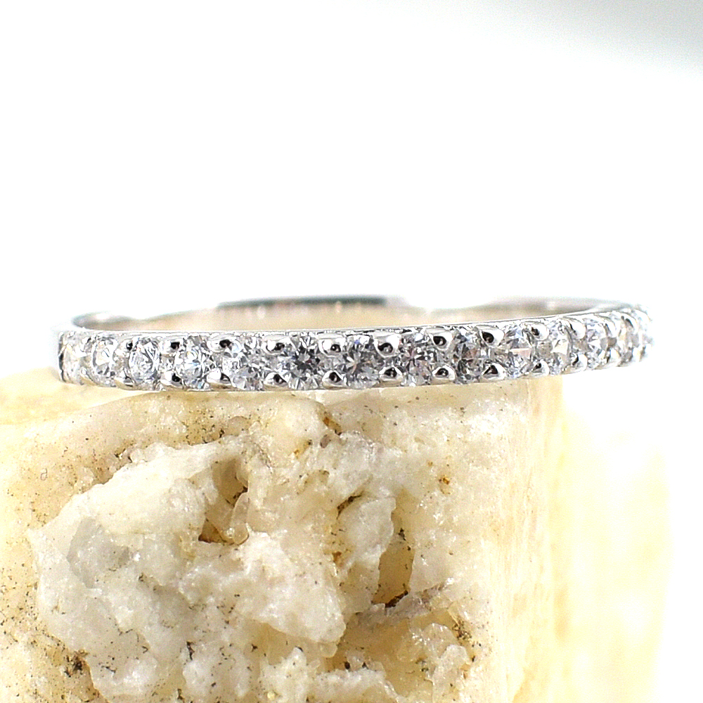 แหวนเงินแท้ราคาถูกชุบทองคำขาว เพชรCZแท้ 0.425 กะรัต งานประณีตสวยงาม สั่งผลิตค่ะ