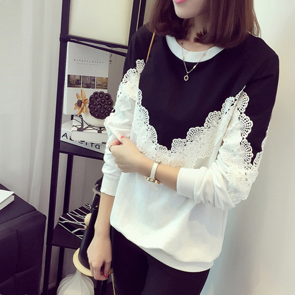 เสื้อแฟชั่นผู้หญิงสองสีแขนยาว คอกลม แต่งลูกไม้ รหัส 1434-ดำขาว