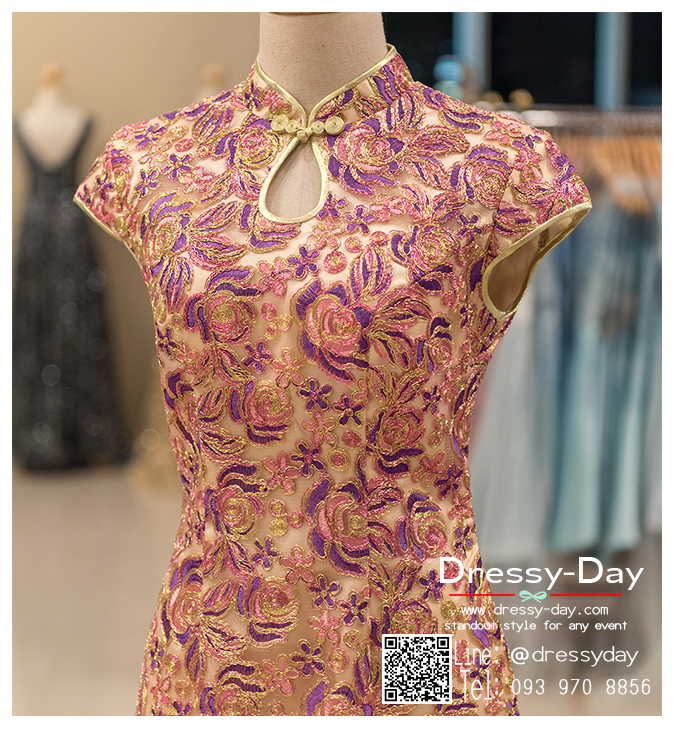 รหัส ชุดกี่เพ้า : KPS009 ชุดกี่เพ้าประยุกต์ปักไหมลายดอกไม้สีม่วง ชมพู ทอง ชุดกี่เพ้าแบบสั้น สวยๆ กระดุมจีน กุ๊นขอบผ้าสีทอง คัตติ้งเป๊ะมาก ใส่ออกงาน ไปงานแต่งงาน ใส่เป็นชุดพิธีกร ชุดเพื่อนเจ้าสาว ชุดถ่ายพรีเวดดิ้ง ชุดยกน้ำชา หรือ ใส่ ชุดกี่เพ้าแต่งงาน