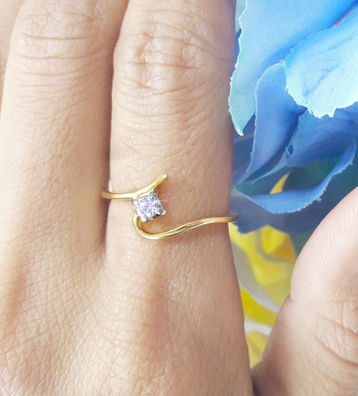 สั่งผลิตเพชรเบลเยี่ยมคัท แหวนแต่งงาน แหวนหมั้น ใส่เที่ยว ออกงาน แหวนทองคำ 18K เพชรแท้ 0.09 กะรัต 2.46 กรัม น้ำ 99 ราคาถูกมาก มีใบรับประกันค่ะ