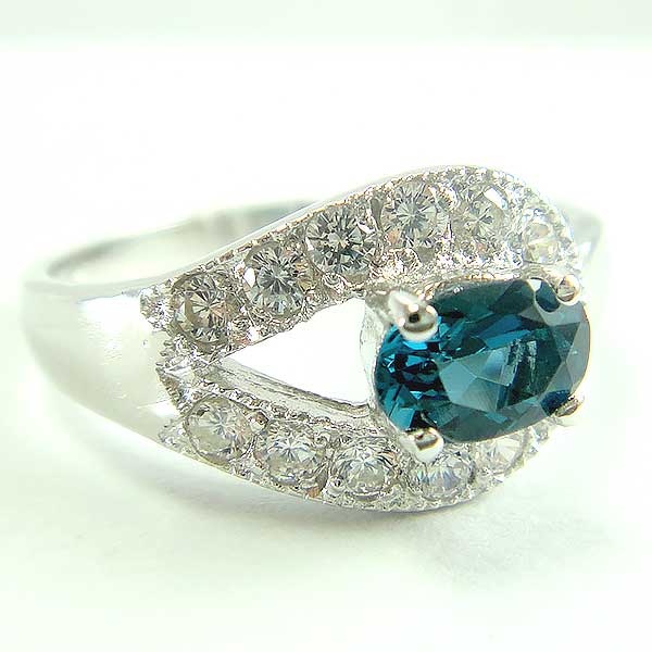 แหวนเงินแท้ราคาถูกชุบทองคำขาว ลอนดอนบลูโทปาซแท้ 0.55 กะรัต เพชรCZ 0.325 กะรัต งานประณีตสวยงาม สั่งผลิตค่ะ