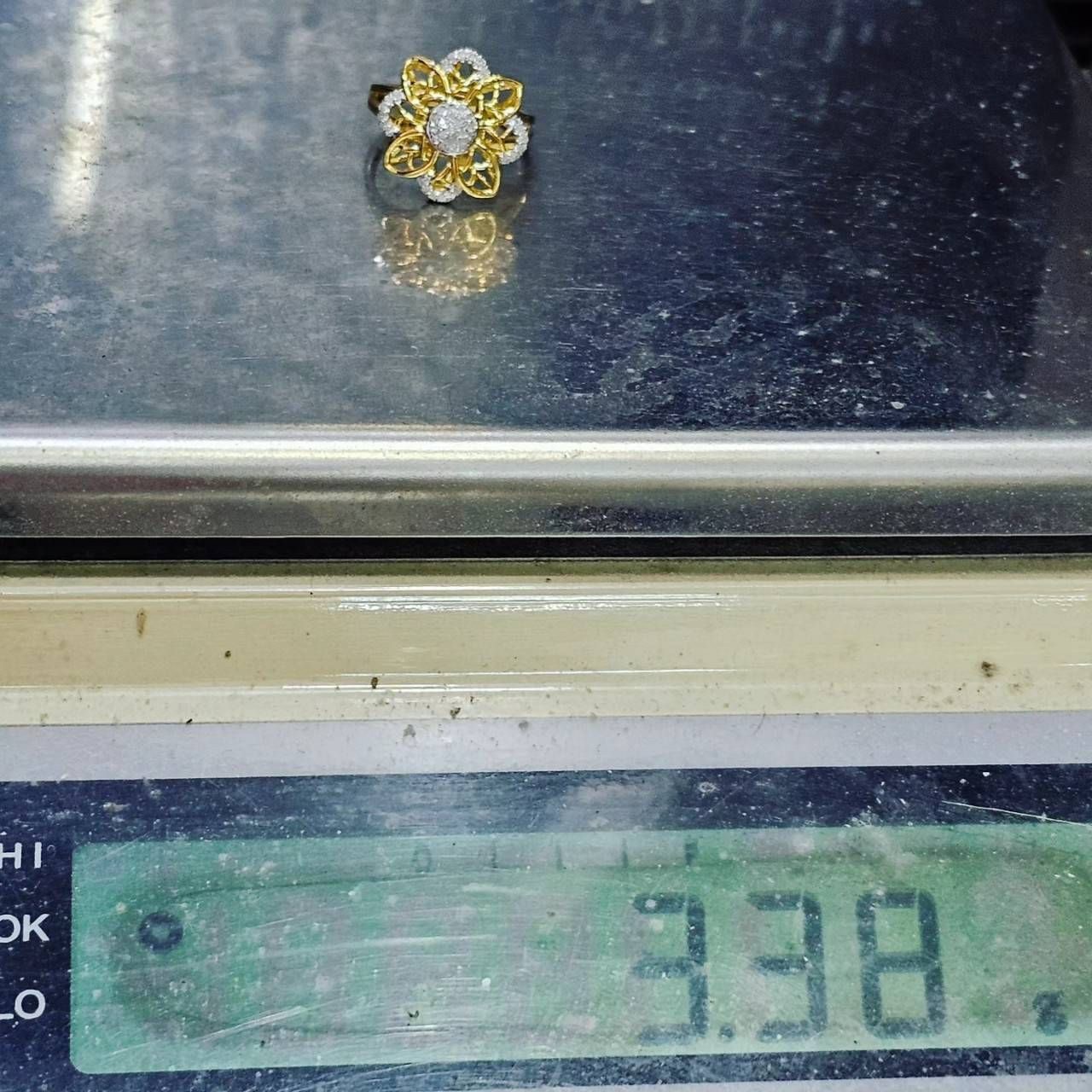 พร้อมส่งและสั่งผลิตแหวนเพชรแท้ดอกไม้ทรงเก๋ๆ แหวนแต่งงาน แหวนหมั้น ใส่เที่ยว ออกงาน แหวนทองคำ 9K เพชรกุหลาบแท้ 0.17 กะรัต 49 เม็ด ราคาถูกมาก ส่งฟรี