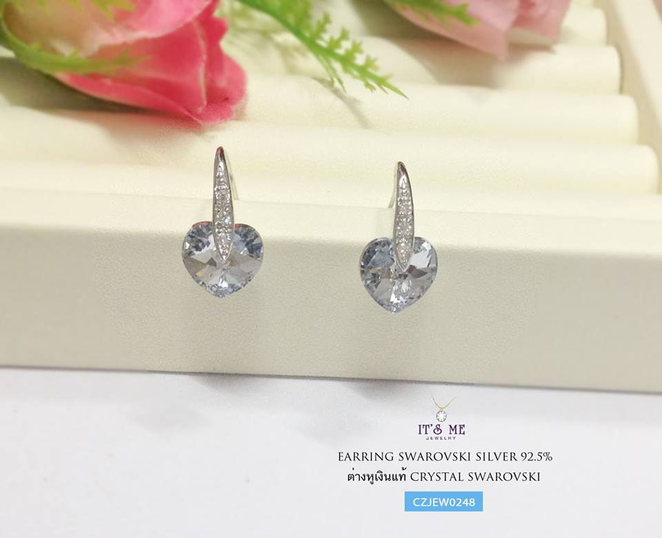 ต่างหูเงินแท้92.5% ประดับ CRYSTAL SWAROVSKI รูปหัวใจ ประดับเพชร cz แบบเกี่ยว เล่นแสงดีมากๆ