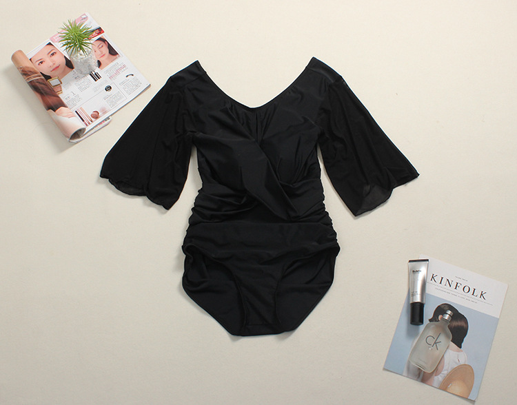 ชุดว่ายน้ำไซส์ 4 xl เซต 2 ชิ้น รอบอก 42-48 รอบเอว 36-42 สะโพก 42-50 นิ้ว กระโปรงตัวนอก รอบเอว 34-42 สะโพกฟรี ยาว 15นิ้ว ผ้าดี งานสวยมากๆค่ะ