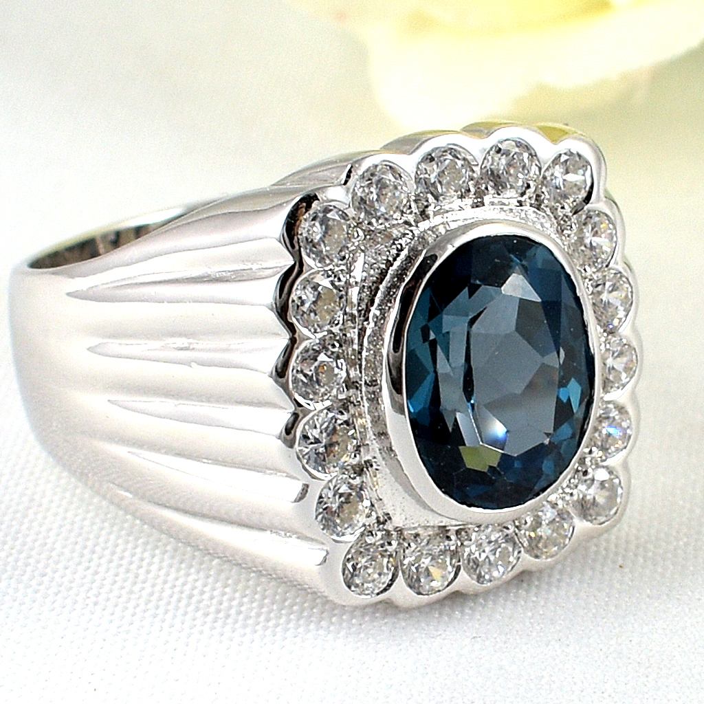 แหวนเงินแท้ราคาถูกชุบทองคำขาว ลอนดอนบลูโทปาซแท้ 3.60 กะรัต เพชรCZ 0.72 กะรัต งานประณีตสวยงาม สั่งผลิตค่ะ