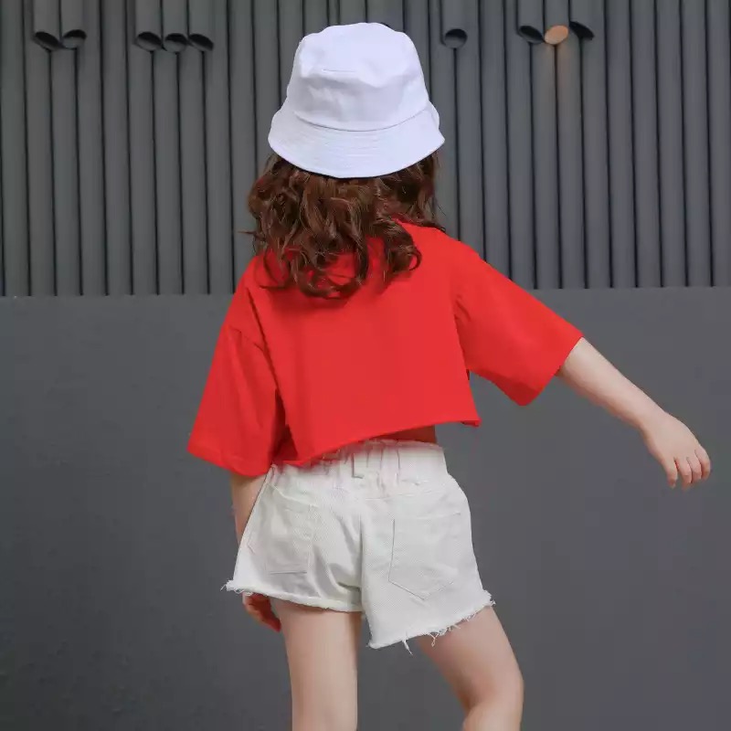 ชุดเต้น ชุดแดนซ์ : เซ็ตเสื้อแขนสั้น +กางเกงขาสั้นสีขาว