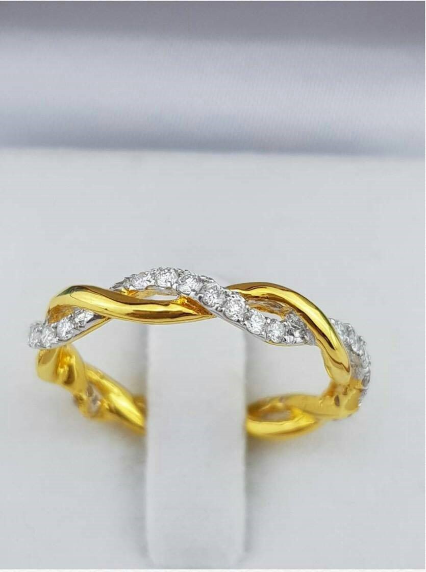 สั่งผลิตเพชรเบลเยี่ยมคัท แหวนแต่งงาน แหวนหมั้น ใส่เที่ยว ออกงาน แหวนทองคำ 18K เพชรแท้ 0.32 กะรัต 2.90 กรัม น้ำ 99 ราคาถูกมาก มีใบรับประกันค่ะ