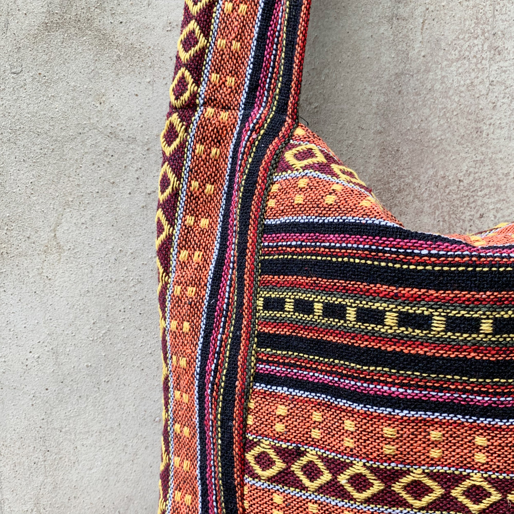 Size L กระเป๋าย่าม ขายย่าม ย่าม ย่ามสะพายข้าง ย่ามกะเหรี่ยง ย่ามชาวเขา กระเป๋าผ้านากา กระเป๋าสะพายข้าง กระเป๋าพาดตัว กระเป๋ามีซิป กระเป๋าฮิปปี้ กระเป๋าแนวๆ กระเป๋าแนวเซอร์ๆ ย่ามราคาถูก