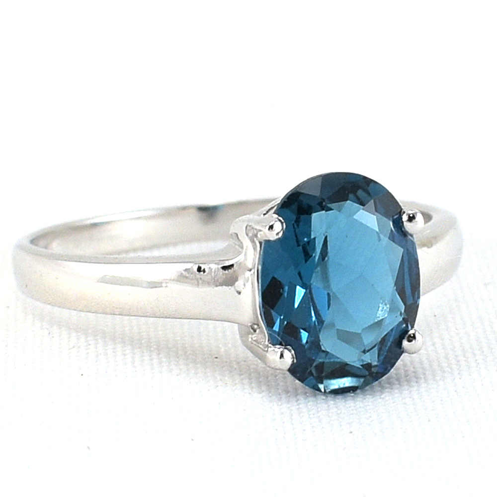 แหวนเงินแท้ราคาถูกชุบทองคำขาว ลอนดอนบลูโทปาซแท้ 2.25 กะรัต งานประณีตสวยงาม สั่งผลิตค่ะ