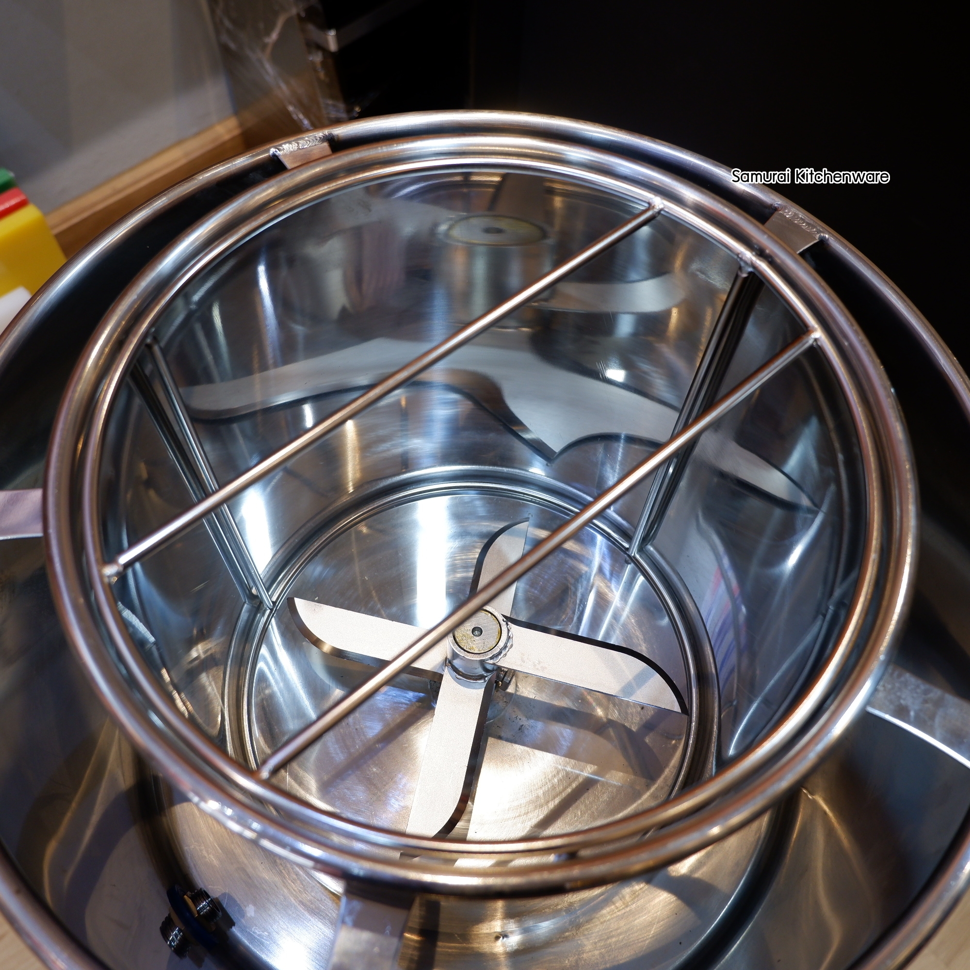 เครื่องสับผสมลูกชิ้น รุ่น MM-28