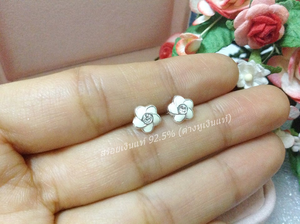 ต่างหูเงินแท้จิ๋ว ดอกไม้สีครีม