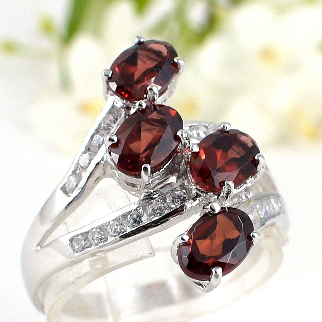 แหวนเงินแท้ราคาถูกชุบทองคำขาว พลอยแท้โกเมน 2.40 กะรัต เพชรCZ 0.33 กะรัต งานประณีตสวยงาม สั่งผลิตค่ะ